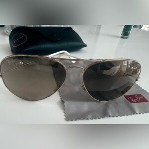Ray-Ban Gold Aviator Sunglasses